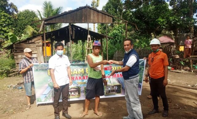 Bedah Rumah Program CSR PT. Mustika Sembuluh, 2 Rumah Warga diperbaiki 1 BEDAH RUMAH