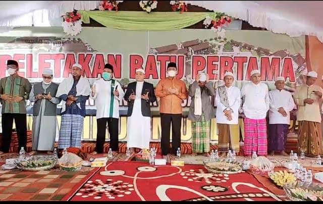 Peresmian Peletakan Batu Pertama pada Pembangunan Pesantren Tanwirul Muslimin