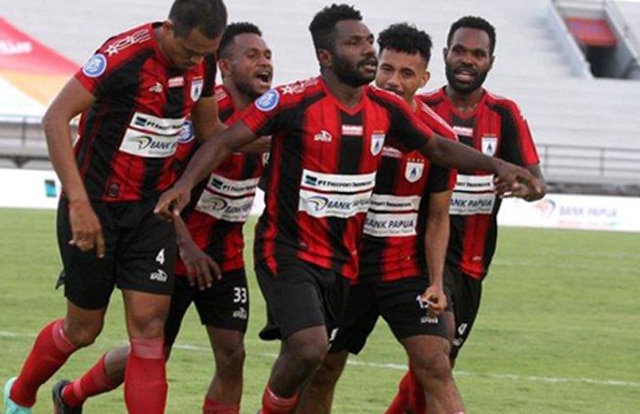 pencetak gol persipura jayapura ricardo cawor tengah saat pertandingan