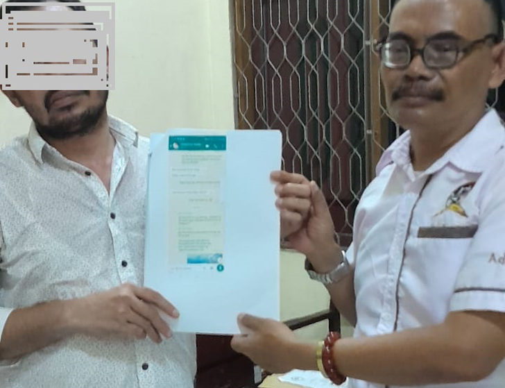 Haruman Supomo bersama Kliennya HJP