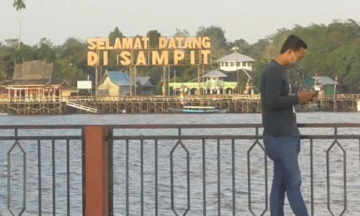 Dermaga Mentaya Seberang tampak dari Ikon Patung Jelawat